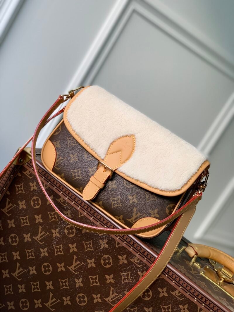 Louis Vuitton Diane Handbags-25*9*15CM