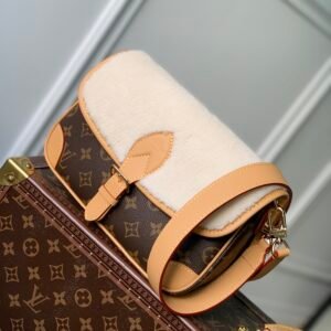 Louis Vuitton Diane Handbags-25*9*15CM