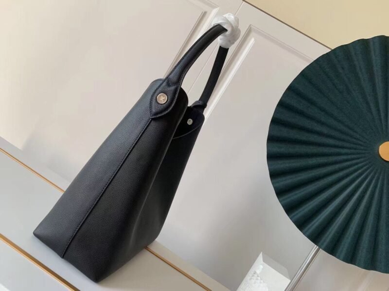 Louis Vuitton Lock Me Hobo-29.5*34*16CM