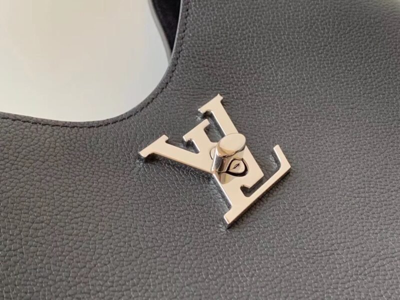 Louis Vuitton Lock Me Hobo-29.5*34*16CM