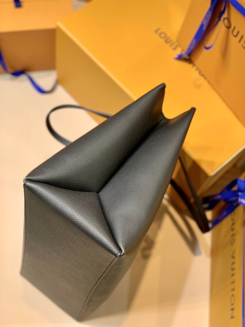 Louis Vuitton Lockme Handbags M57345-42*28*15CM