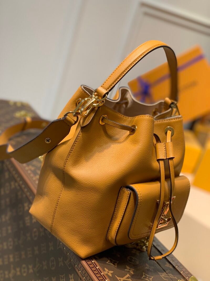Louis Vuitton Lockme Bucket-20*13*22CM