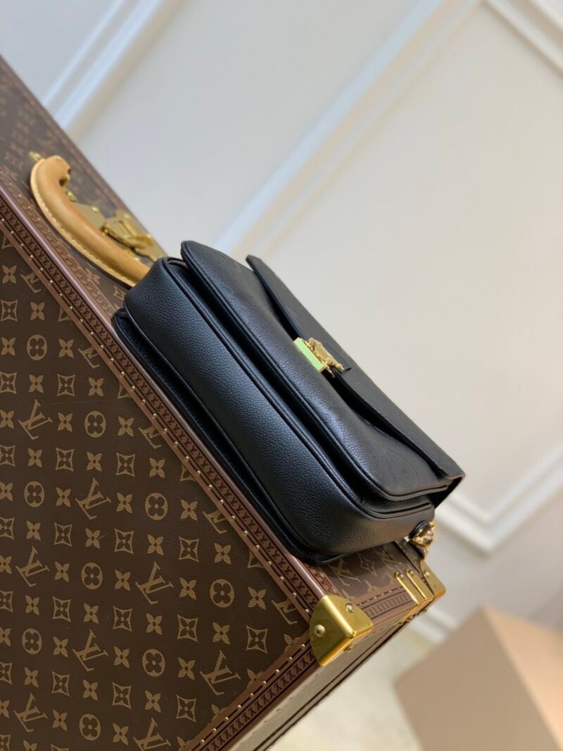 Louis Vuitton Pochette Metis Handbags-25*19*7CM
