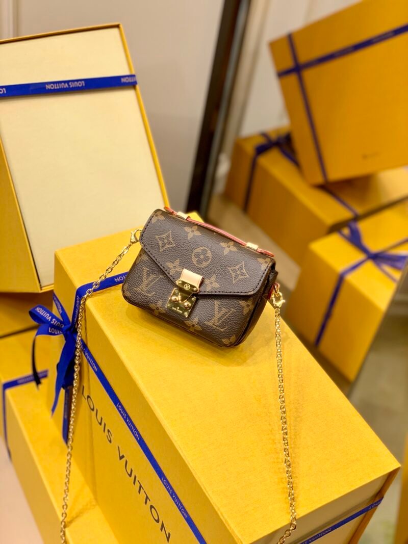 Louis Vuitton Micro Metis Handbags-14*11* 3.5 CM