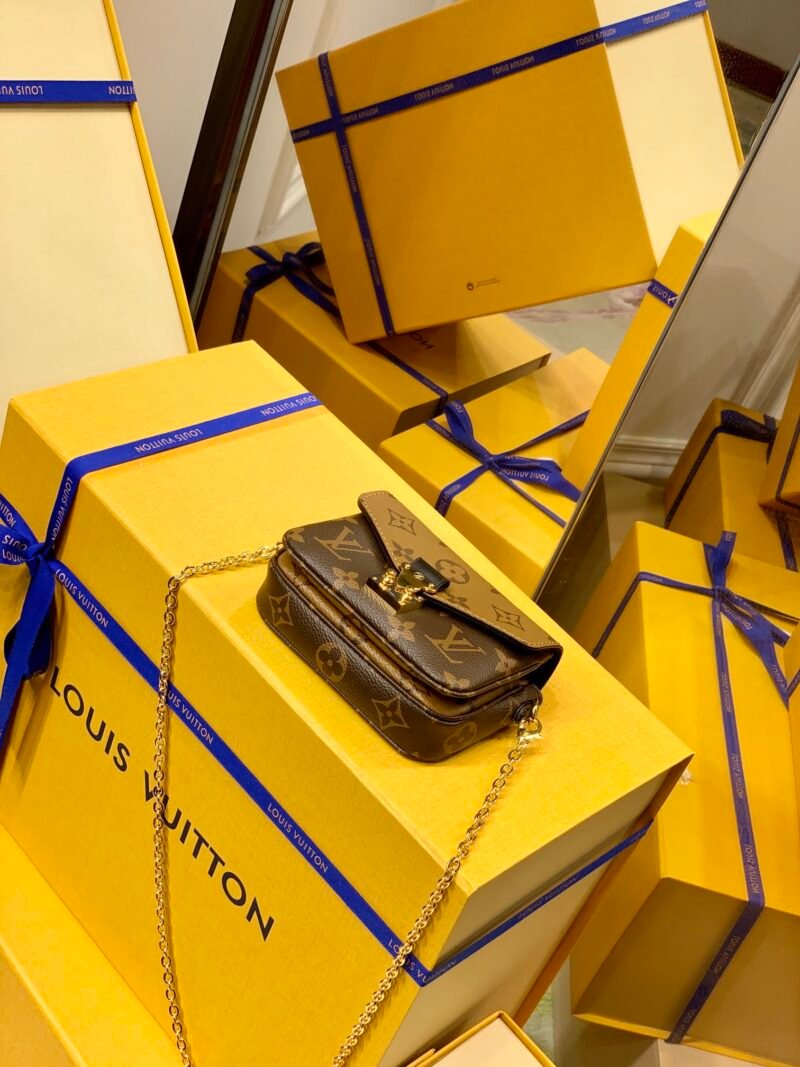 Louis Vuitton Micro Metis Handbags-14*11* 3.5 CM