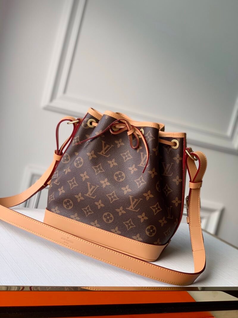 lvbag-1243383rewrew_2_.jpg Louis Vuitton NéoNoé Bucket Bag -24 x 22 x 15CM