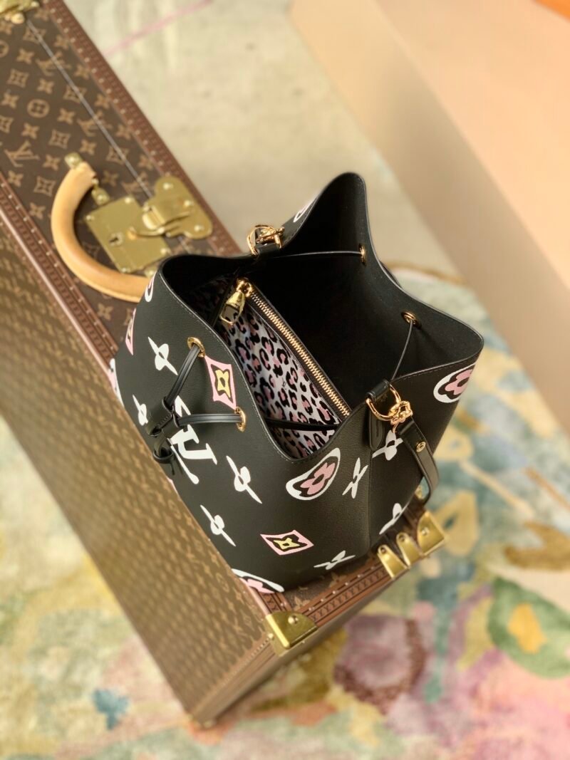 lvbag-1543325erewrwe_3_.jpg Louis Vuitton Wild at Heart NéoNoé Bucket Bag -26X22X27CM