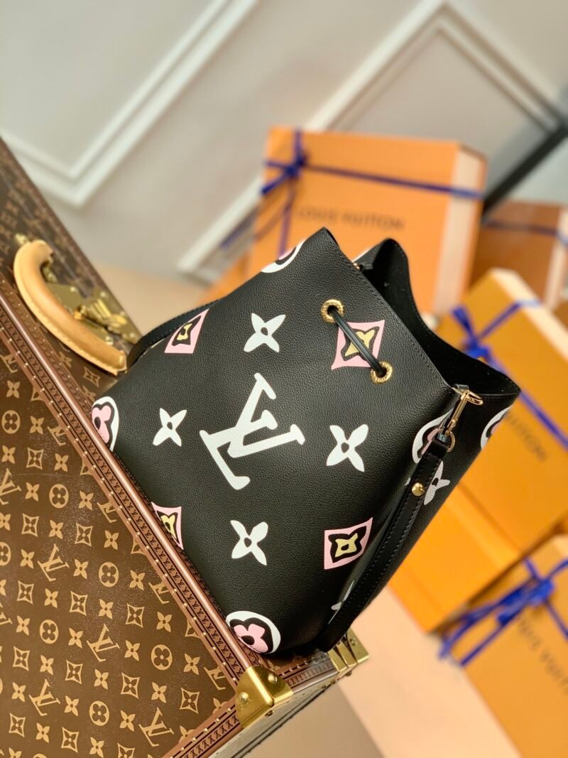 lvbag-1543325erewrwe_5_.jpg Louis Vuitton Wild at Heart NéoNoé Bucket Bag -26X22X27CM