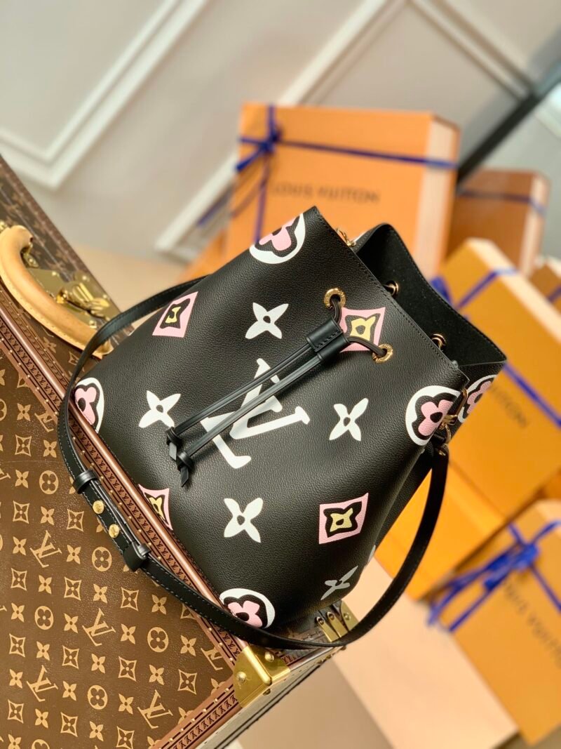 lvbag-1543325erewrwe_6_.jpg Louis Vuitton Wild at Heart NéoNoé Bucket Bag -26X22X27CM
