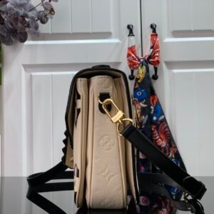 Louis Vuitton Pochette Metis Handbags-25*19*7CM