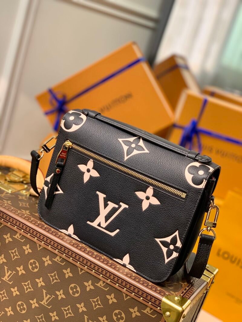 Louis Vuitton Pochette Metis Handbags-25*19*7CM