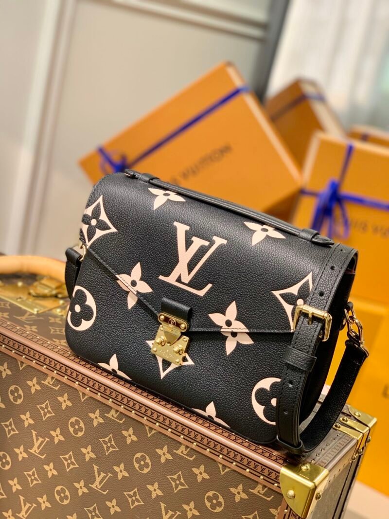 Louis Vuitton Pochette Metis Handbags-25*19*7CM
