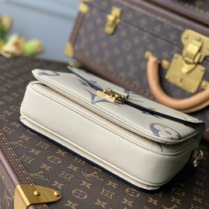 Louis Vuitton Pochette Metis Handbags-25*19*7CM