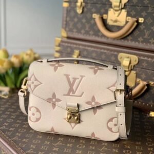Louis Vuitton Pochette Metis Handbags-25*19*7CM