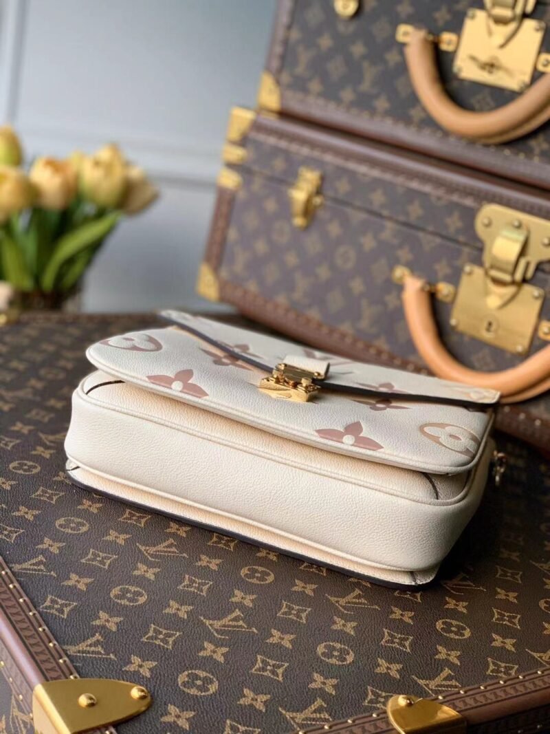 Louis Vuitton Pochette Metis Handbags-25*19*7CM