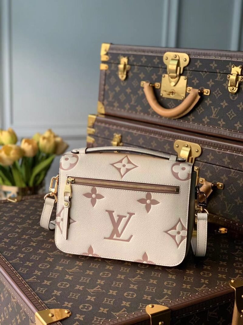 Louis Vuitton Pochette Metis Handbags-25*19*7CM
