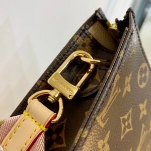 Louis Vuitton M47546 Toiletry Handbags- 26-19.0×15.0x6CM