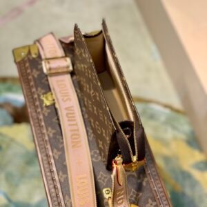 Louis Vuitton M47546 Toiletry Handbags- 26-19.0×15.0x6CM