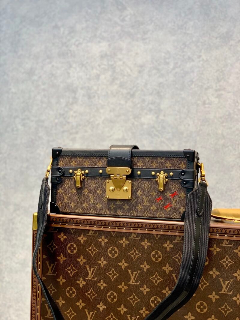 Louis Vuitton Petite Malle East West-27*12*6.5CM