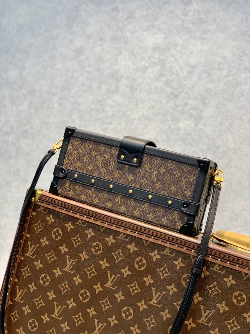 Louis Vuitton Petite Malle East West-27*12*6.5CM
