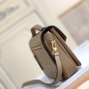 Louis Vuitton Pochette Metis Handbags-25*19*7CM