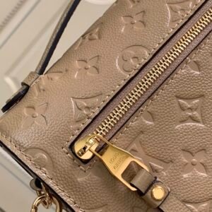 Louis Vuitton Pochette Metis Handbags-25*19*7CM