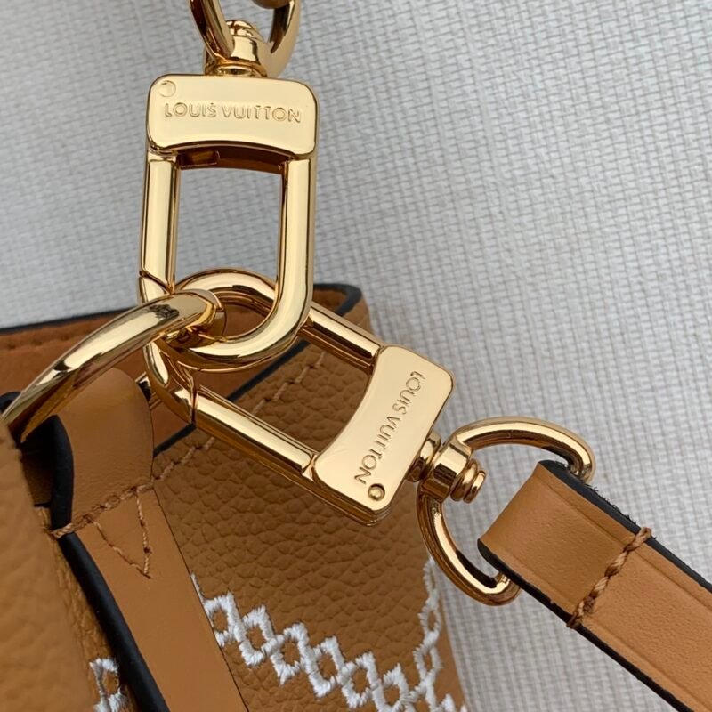 Louis Vuitton M46023 NeoNoe BB Handbag-20*20*13CM