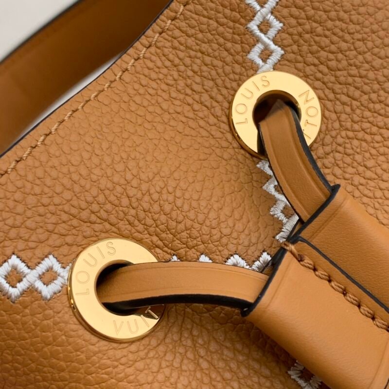 Louis Vuitton M46023 NeoNoe BB Handbag-20*20*13CM
