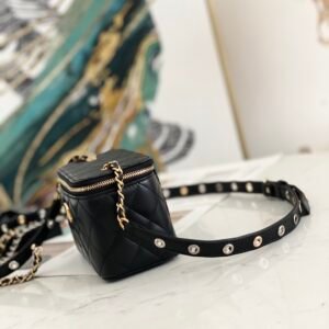 rew-9586443_1_.jpg Ch@nel Cosmetic Bag-18CM