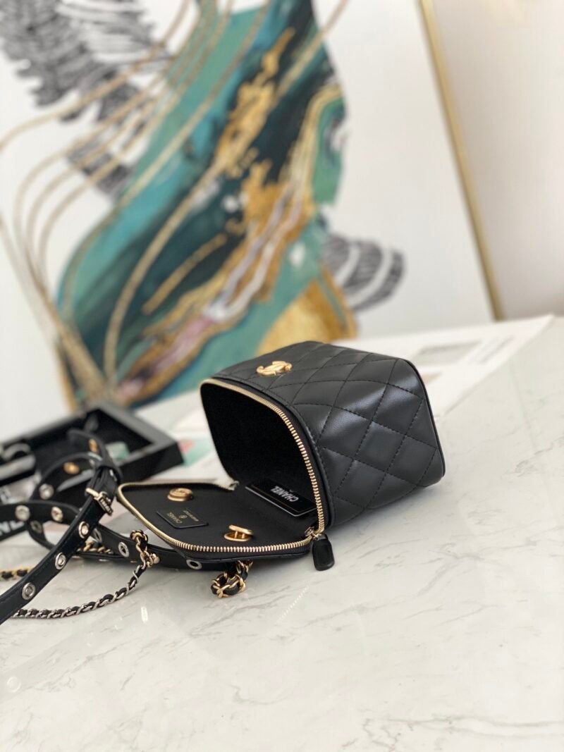 rew-9586443_4_.jpg Ch@nel Cosmetic Bag-18CM