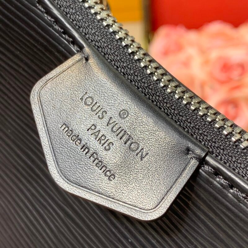 Louis Vuitton Easy Pouch On Strap-19*11.5*3CM