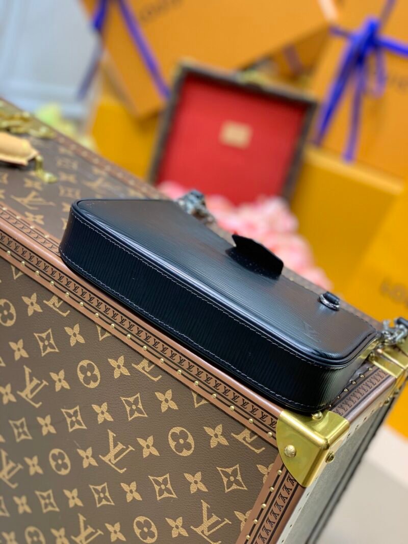 Louis Vuitton Easy Pouch On Strap-19*11.5*3CM