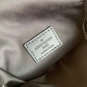 Louis Vuitton S-Lock Vertical Wearable Handbag-12*19*7CM