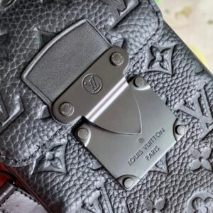 Louis Vuitton S-Lock Vertical Wearable Handbag-12*19*7CM