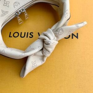 tert-0275433erwerwew_5_.jpg Louis Vuitton Why Knot Handbag-28*34*12CM
