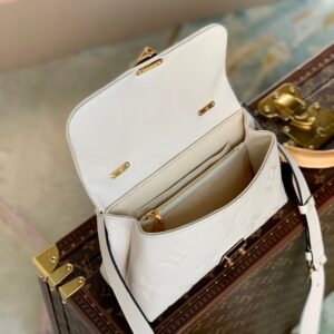 Louis Vuitton Madeleine Handbag-30.0 x 19.5 x 11CM