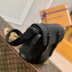 triom4-832322rwerew_4_.jpg Louis Vuitton Christopher Handbags-M58476-25*29*9CM