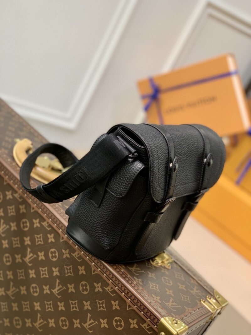 triom4-832322rwerew_4_.jpg Louis Vuitton Christopher Handbags-M58476-25*29*9CM