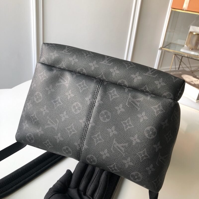 Louis Vuitton Backpack-37CM