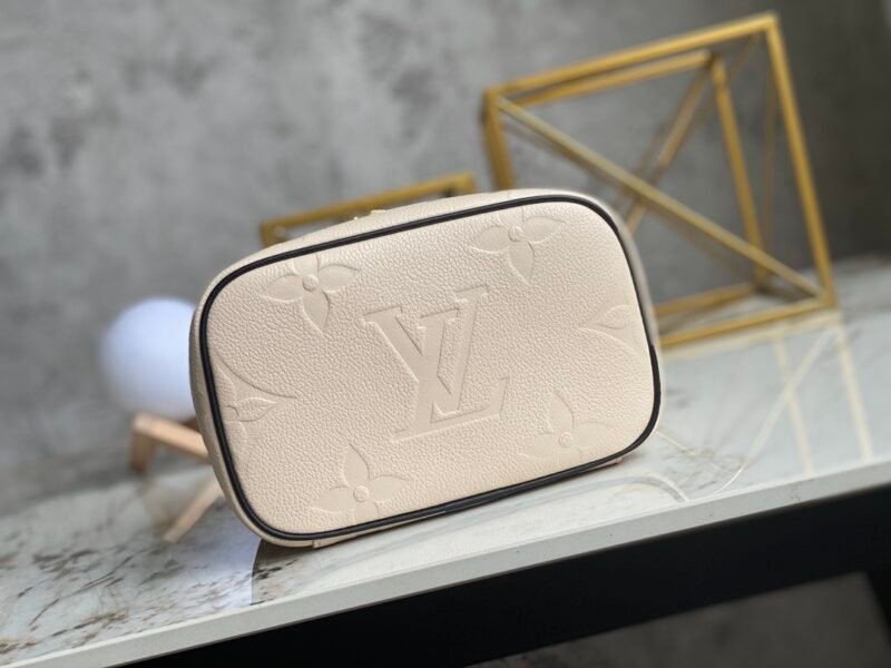 Louis Vuitton Cosmetic Bag-20*13.5*12CM