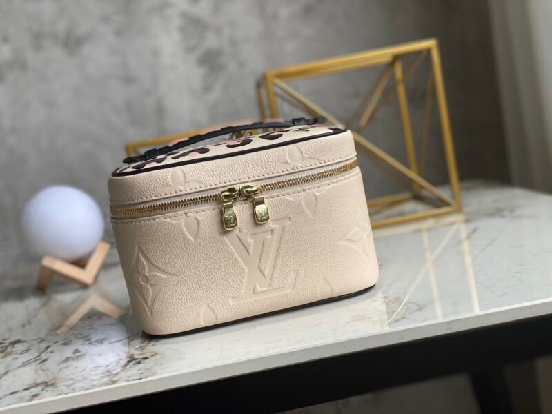 Louis Vuitton Cosmetic Bag-20*13.5*12CM