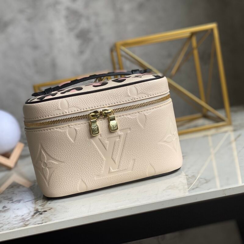 vrewrewerwwer_3_.jpg Louis Vuitton Cosmetic Bag-20*13.5*12CM