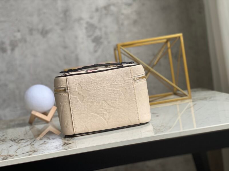 Louis Vuitton Cosmetic Bag-20*13.5*12CM