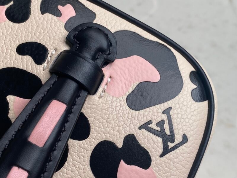 Louis Vuitton Cosmetic Bag-20*13.5*12CM