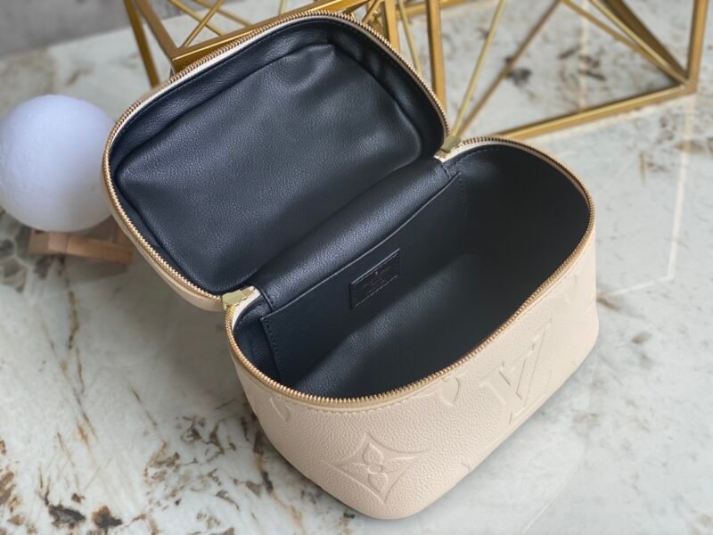 Louis Vuitton Cosmetic Bag-20*13.5*12CM