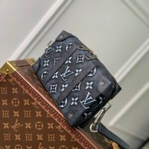 Louis Vuitton Soft Trunk-M81776-22.5*14*5 M