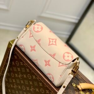 Louis Vuitton Favorite M46393-24 x 14 x 9CM