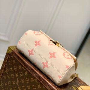 Louis Vuitton Favorite M46393-24 x 14 x 9CM