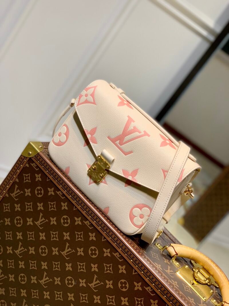 Louis Vuitton Pochette Metis Handbags-25*19*7CM