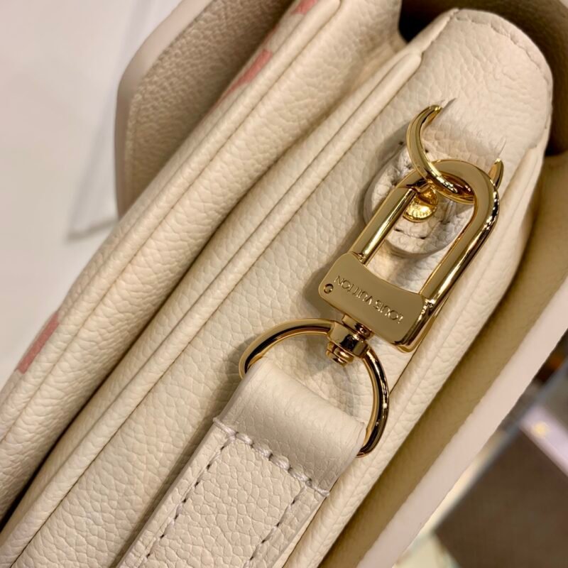 Louis Vuitton Pochette Metis Handbags-25*19*7CM